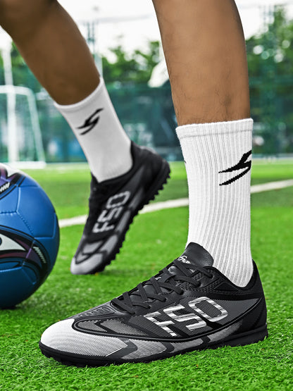Popular low-top football boots breathable and non-slip
