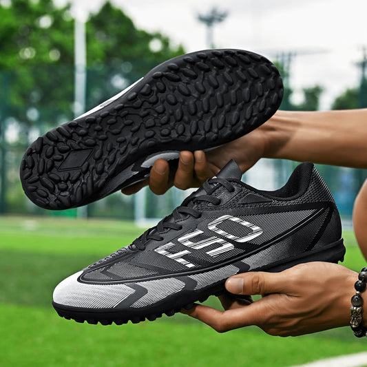 Popular low-top football boots breathable and non-slip
